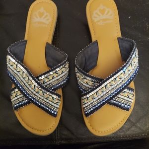 Womens fergalicious sandal size 6